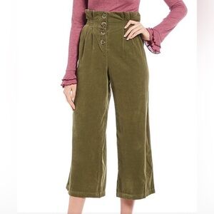 C&V Chelsea & Violet High Waist Green Paper Bag Crop Pants, Size 27